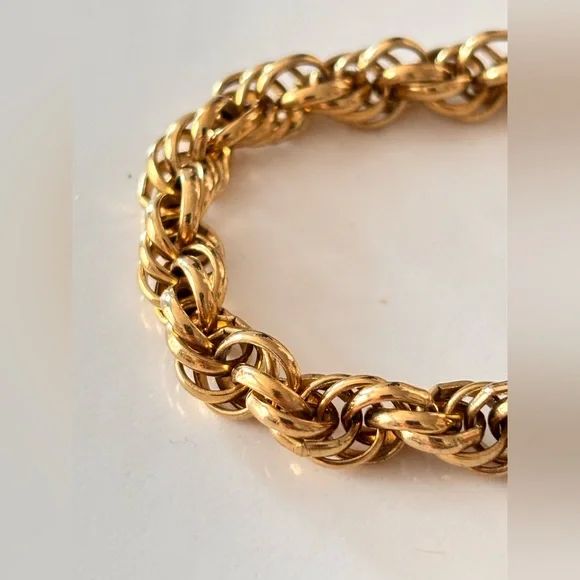 Vintage Avon Gold Tone Bracelet - Picture 3 of 6